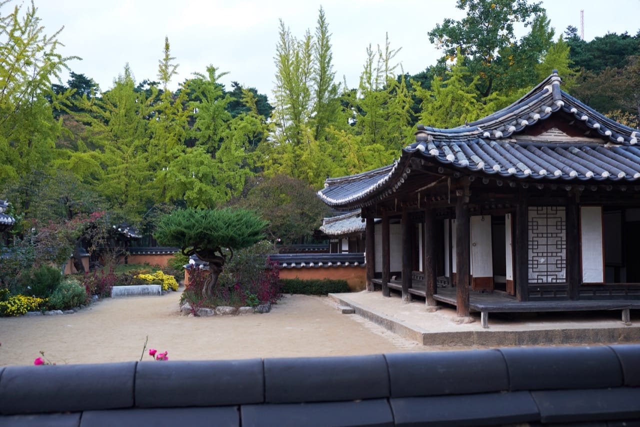 Heo Gyun and Heo Nanseolheon Memorial Park