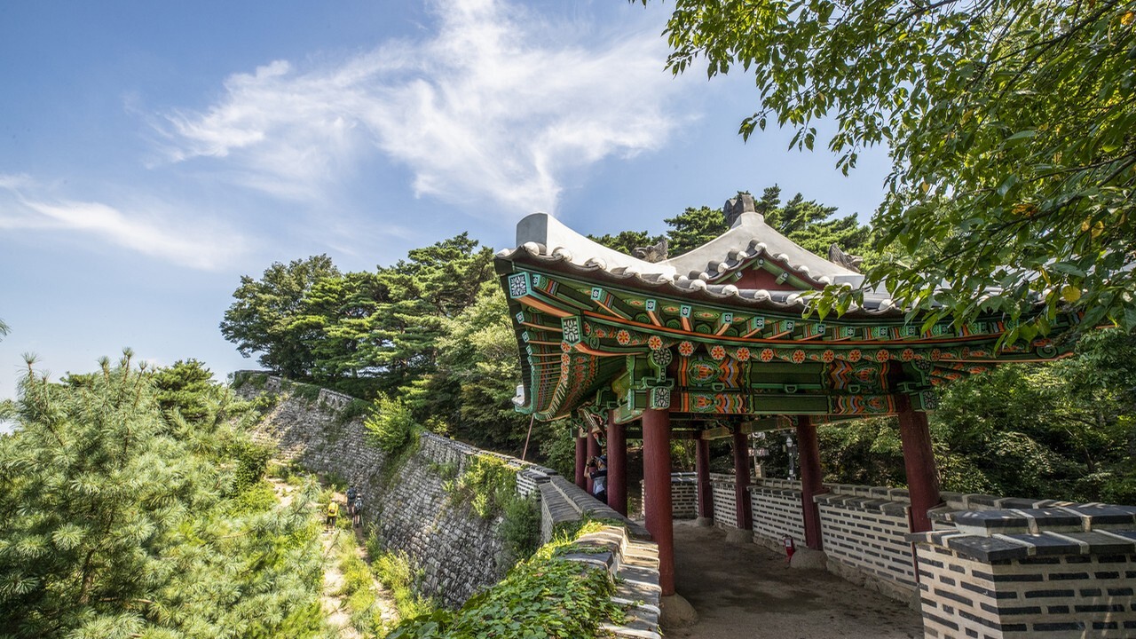 Namhansanseong Maple Drive Walls and Pavilions