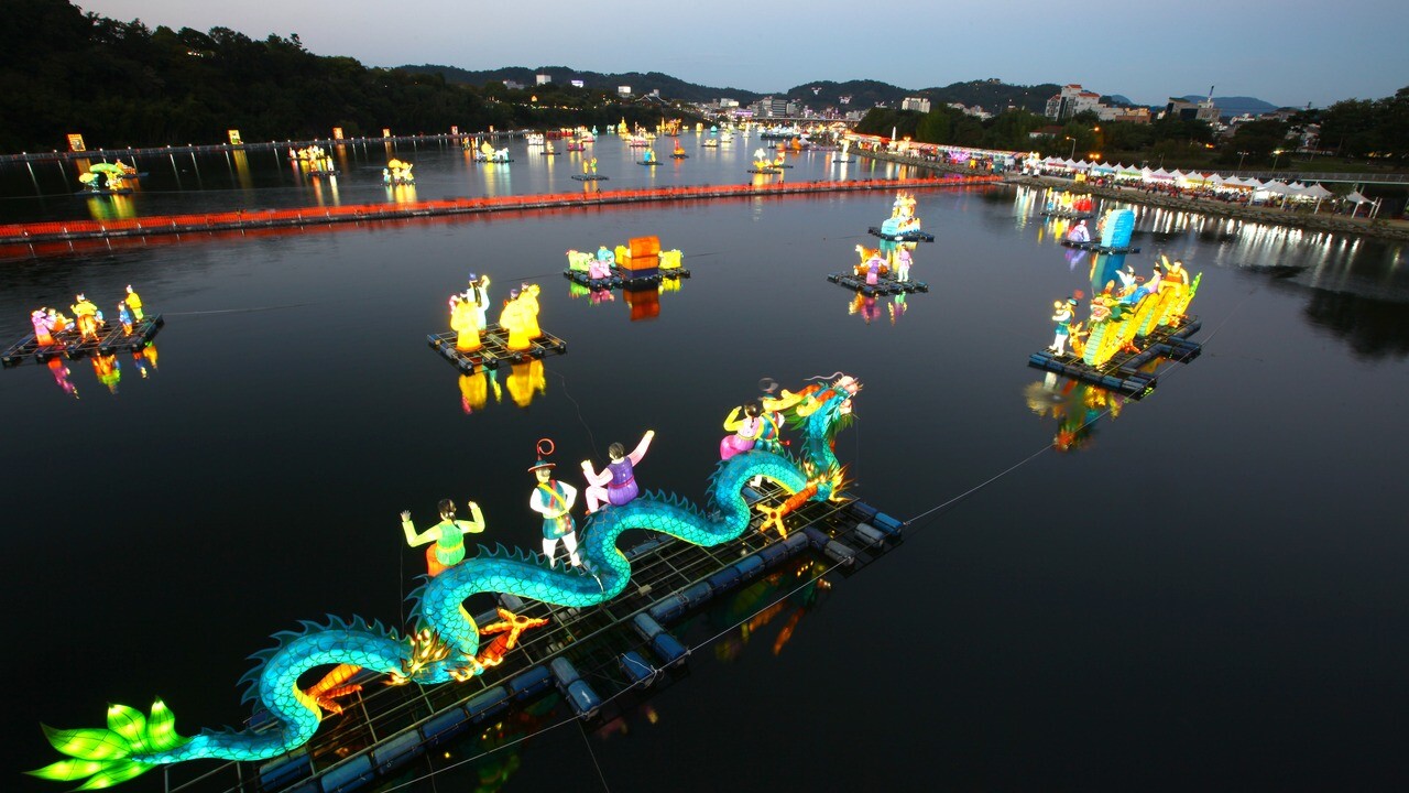 Dragon lantern on the Namgang River in Jinju