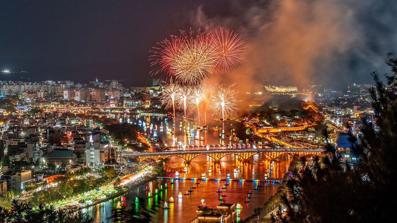 Fireworks over Jinju Fortress and Namgang River