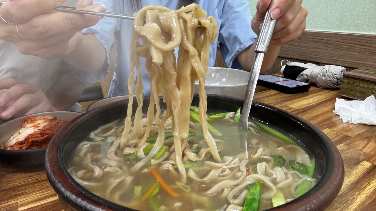 도토리네 칼국수 쪰깃한 도토리 자가제면 면발