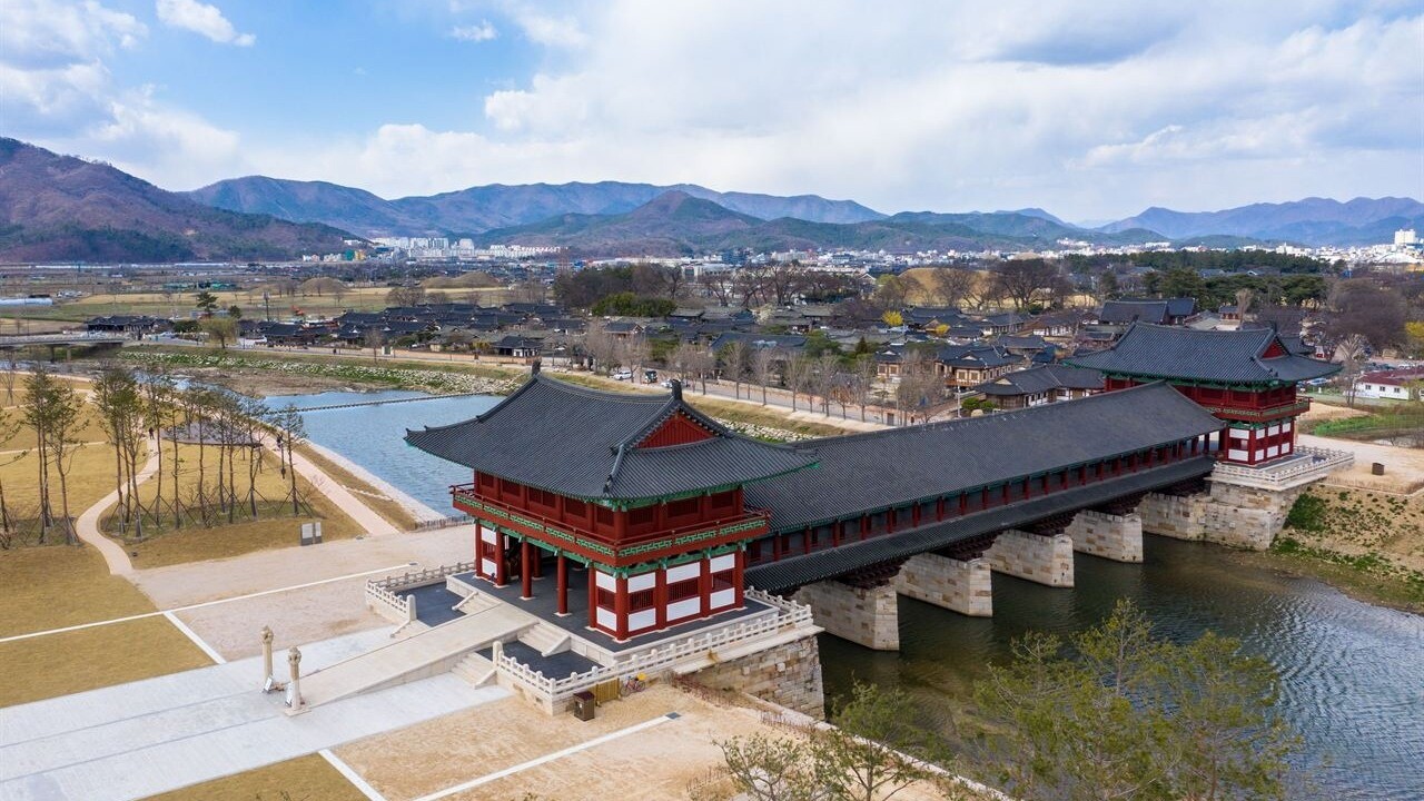 경주 교촌마을 한옥 전경